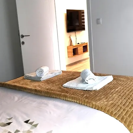 Blue Skies Apartment *